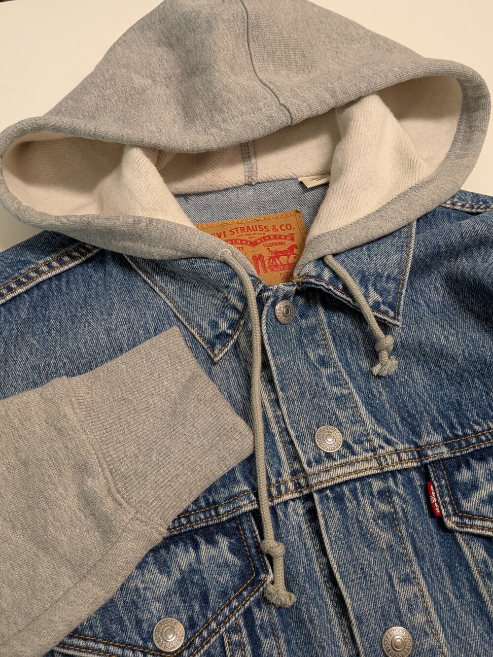 Levi’s Hybrid Trucker Jacket Hoodie Large Denim Gray Hooded Metal Button